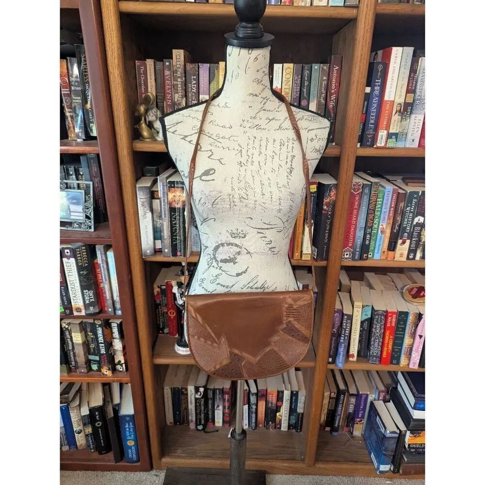 Vintage Stuart Weitzman Women's Tooled Brown Leather Crossbody Bag Made in Spain